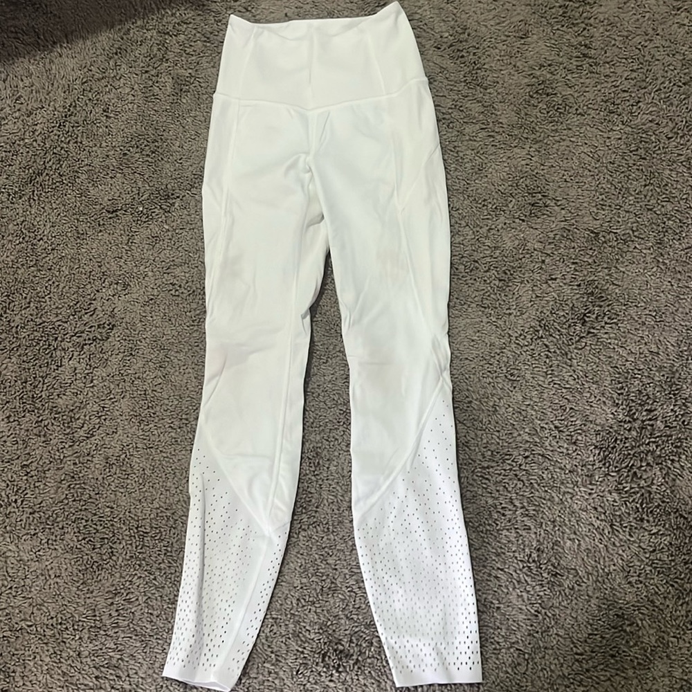 White lululemon leggings